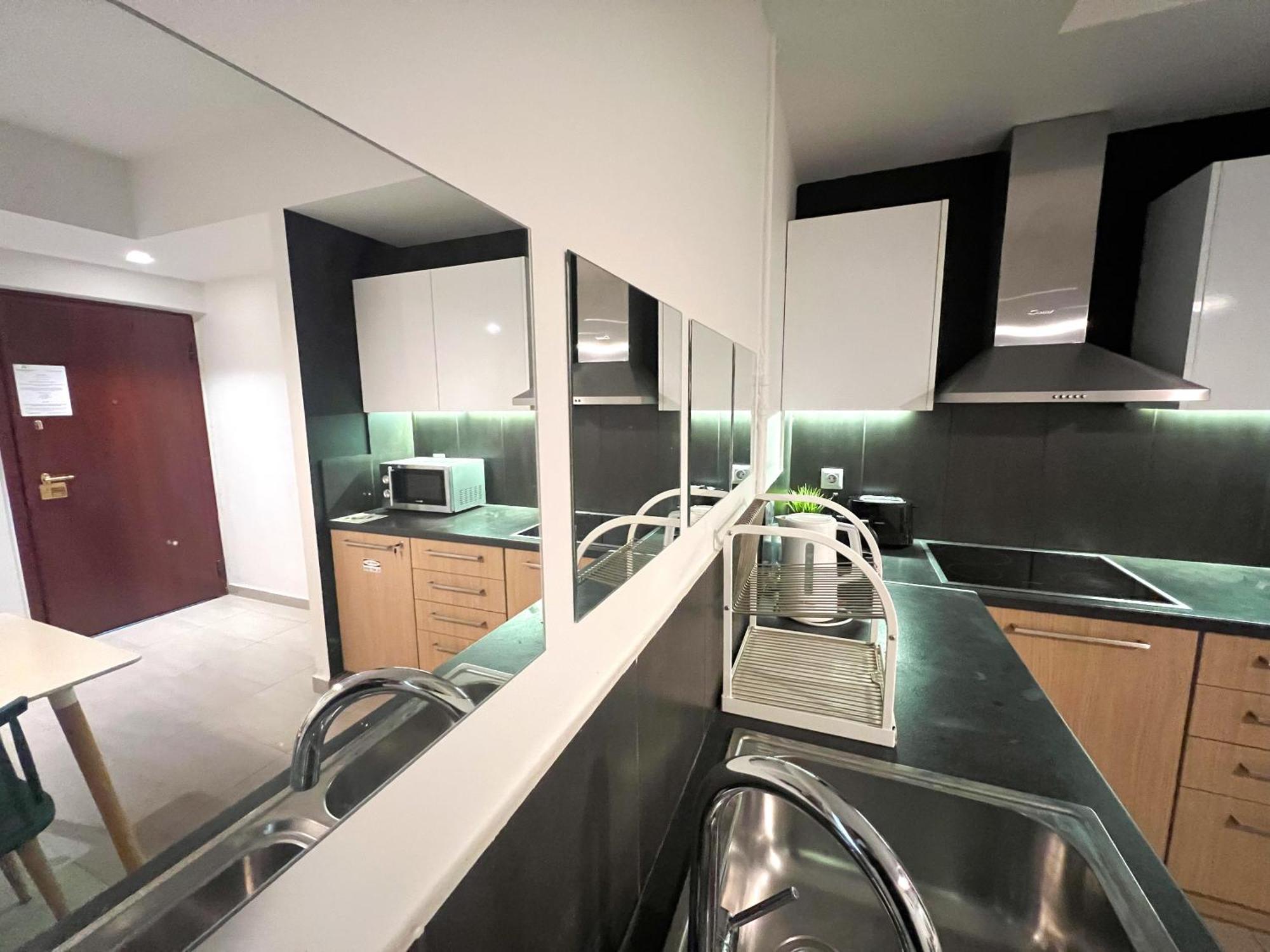 2 Bedroom Apartment Athens - Kallimarmaro Bagian luar foto